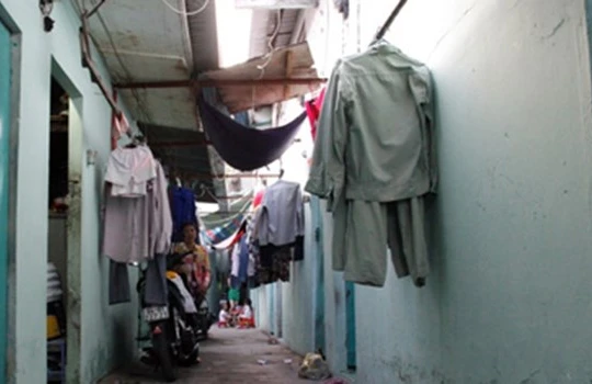 Nhiều chủ khu nhà trọ tăng giá điện lên 30%.