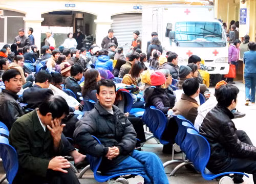 Các bệnh viện hiện nay luôn trong tình trạng quá tải