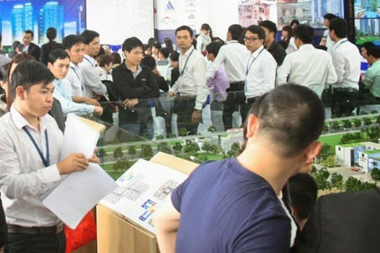 Nhiều dự án chung cư chào bán trở lại