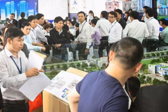 Nhiều dự án chung cư chào bán trở lại