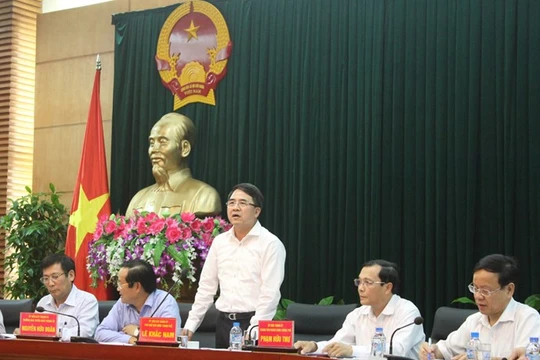 Ông Lê Khắc Nam: “chúng tôi sẽ dát vàng từng viên gạch nếu dùng cả 10.000 tỉ để xây trung tâm hành chính” 