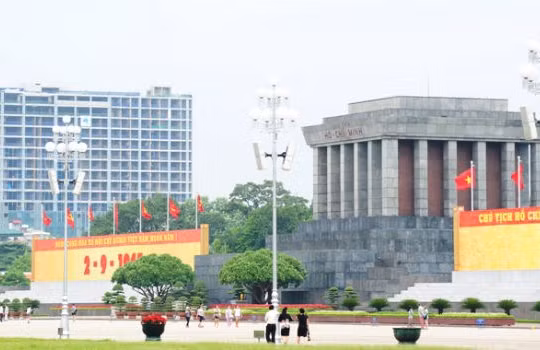 Tòa nhà 8B Lê Trực