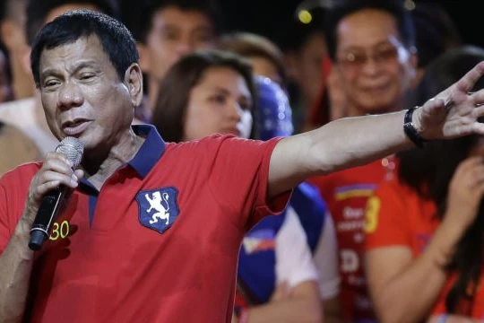 Trung Quốc đang cố ve vãn tân tổng thống Philippines Duerte thương lượng theo yêu cầu của Bắc Kinh