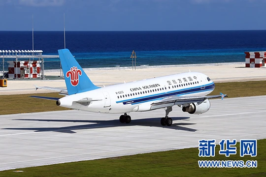 Trung Quốc ngang nhiên cho máy bay đáp xuống đường băng ở quần đảo Trường Sa