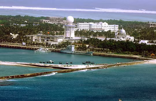 Các công trình bất hợp pháp do Trung Quốc xây dựng trên đảo Phú Lâm thuộc quần đảo Hoàng Sa của Việt Nam - Ảnh: AFP