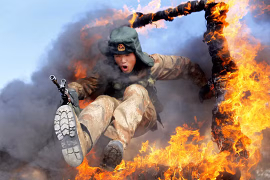 Trung Quốc liên tục tăng ngân sách quốc phòng hai con số trong suốt nhiều năm qua