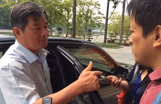 Bộ trưởng Bùi Quang Vinh chia sẻ thêm với báo chí về áp lực của bộ, sau khi kết thúc phiên thảo luận.