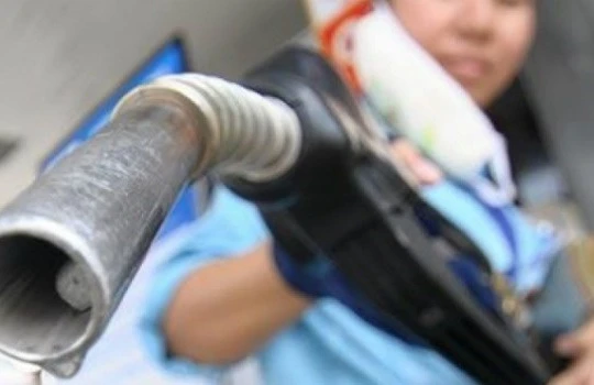 Giá xăng đã tăng trở lại, kết thúc chuỗi giảm dài kỷ lục trong thời gian qua.