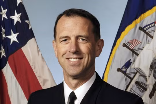 Đô đốc John Richardson, Tư lệnh Hải quân Mỹ phản bác tuyên bố ngang ngược về chủ quyền Biển Đông của Đô đốc Hải quân Trung Quốc - Ảnh: Hải quân Mỹ