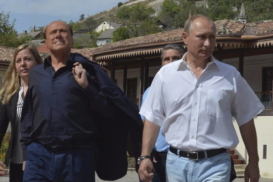 Tổng thống Putin và cựu Thủ tướng Ý Silvio Berlusconi vừa có chuyến thăm Crimea 