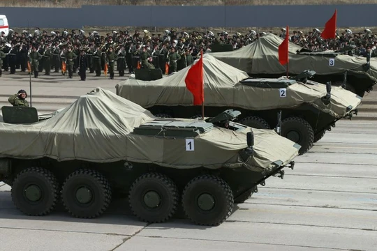 Dàn xe bọc thép Nga tổng duyệt lễ duyệt binh Ngày Chiến thắng