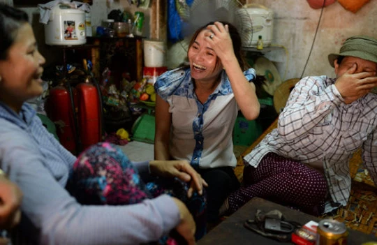 Chị Huỳnh Thị Ánh Hồng vui mừng trước thông tin sẽ được bàn giao số tiền 5 triệu yen.