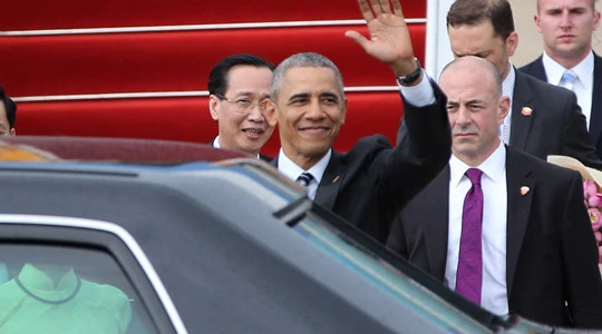 Tổng thống Obama đang thực hiện chuyến thăm lịch sử tới Việt Nam