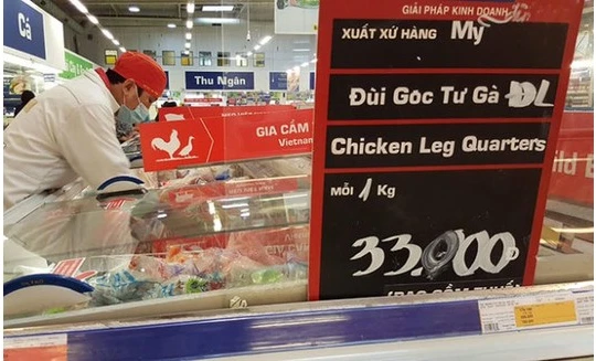 Gà Việt đang chịu lỗ 10.000 đồng một con vì thịt gà nhập quá rẻ