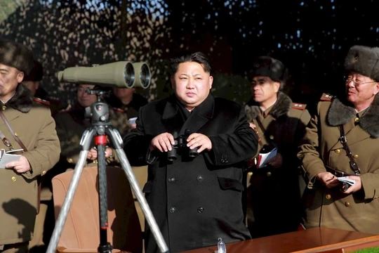 Ông Kim Jong Un thị sát một cuộc tập trận của quân đội Triều Tiên