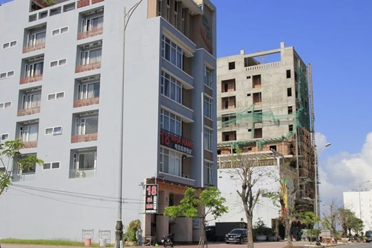 Nhiều lô đất quanh khu vực sân bay Nước Mặn được cho bị người TQ giấu mặt thâu tóm - Ảnh: Hoàng Sơn