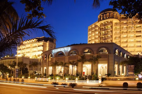 Khách sạn Phương Đông về tay đại gia điếu cày