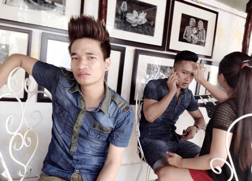 "Ca sĩ thảm họa" Lệ Rơi lên nhật báo phố Wall của Mỹ