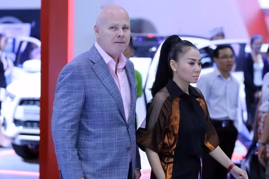 Vợ chồng ca sĩ Thu Minh 