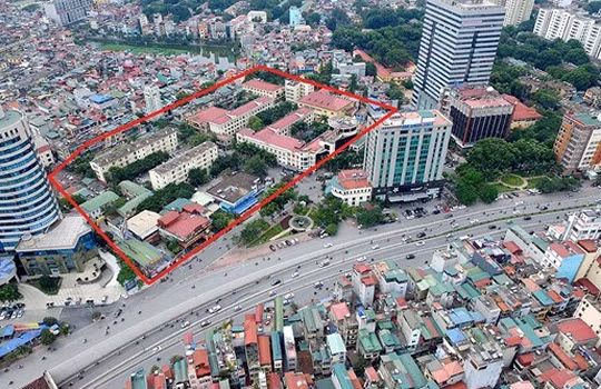 Khách sạn Kim Liên nằm ở khu đất vàng trung tâm thành phố Hà Nội. 