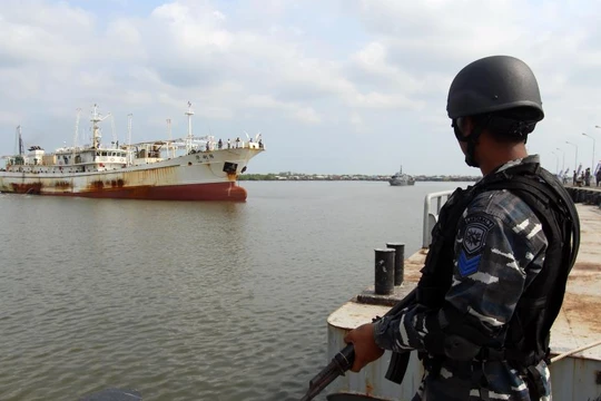 Tàu cá Trung Quốc bị Indonesia bắt giữ