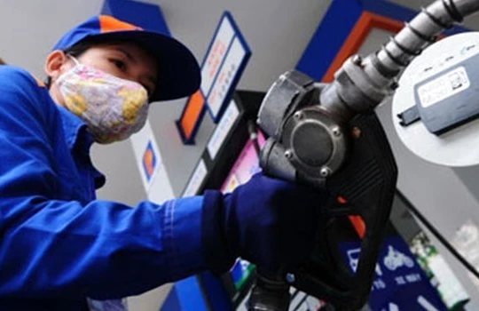 Giá xăng dầu sẽ tăng trong lần điều hành này? Ảnh: TL