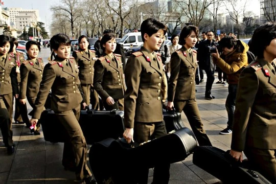 Ban nhạc nữ Moranbong của Triều Tiên bất ngờ hủy chương trình biểu diễn ở Trung Quốc và quay về nước - Ảnh: Reuters