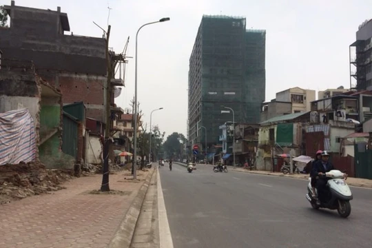 Đường Trần Phú kéo dài (Ba Đình) vừa mới được thông xe đầu tháng 2 vừa qua...