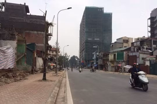 Đường Trần Phú kéo dài (Ba Đình) vừa mới được thông xe đầu tháng 2 vừa qua...