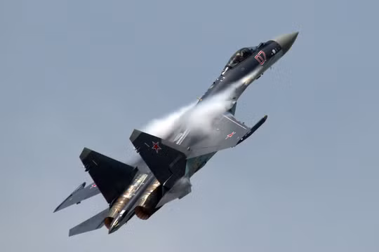 Siêu tiêm kích Su-35 của Nga
