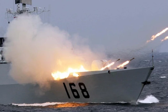 Trung Quốc vừa tuyên bố trận kéo dài một tuần trên Biển Đông, thách thức tòa án quốc tế và dư luận thế giới