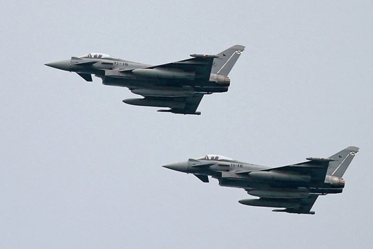 Chiến đấu cơ Eurofighter của NATO