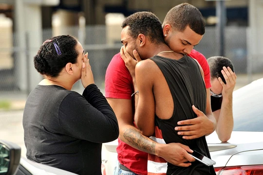 Mọi người bàng hoàng sau vụ thảm sát