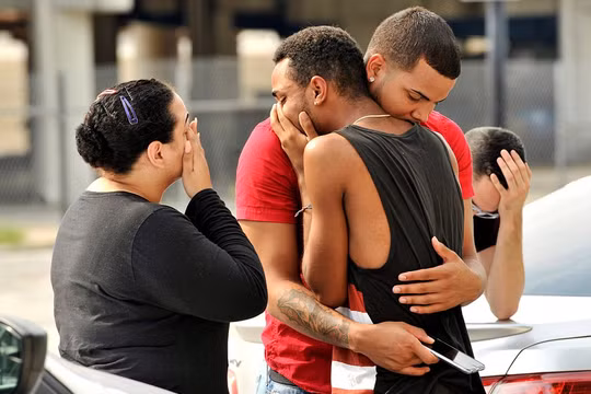 Mọi người bàng hoàng sau vụ thảm sát