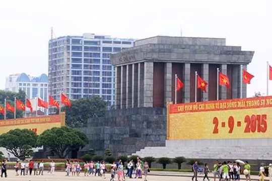 Tòa nhà 8B Lê Trực gây xôn xao dư luận