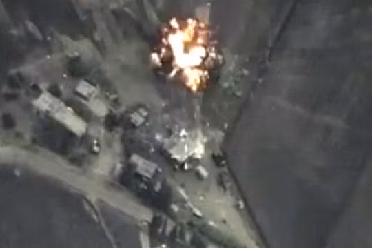 Nga không kích tấn công 500 xe chở dầu của IS ngày 18-11 - Ảnh: ABNA