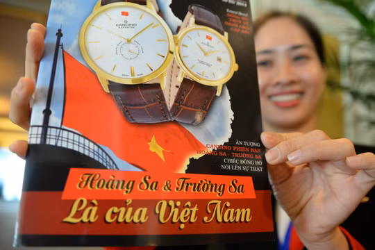 Chiếc đồng hồ nói lên sự thật Hoàng Sa và Trường Sa là của Việt Nam - Ảnh: Hữu Khoa
