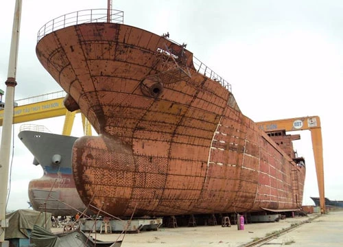 Một số nhà băng đã nhắm mắt siết nợ, "ôm" tàu nhưng đa phần vẫn chưa có cách giải quyết với các tài sản đảm bảo ngày càng tới kỳ bán sắt vụn.