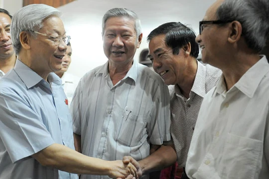 Tổng Bí thư Nguyễn Phú Trọng luôn gần gũi với nhân dân