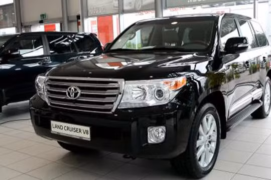Chiếc xe Land Cruiser UBND tỉnh Ninh Bình được doanh nghiệp tặng (ảnh minh họa)