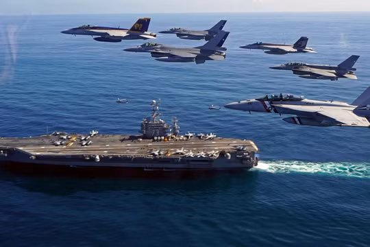 Cụm tác chiến tàu sân bay Mỹ