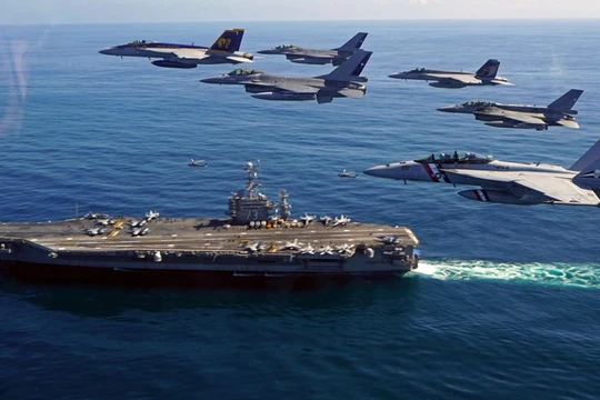 Cụm tác chiến tàu sân bay Mỹ
