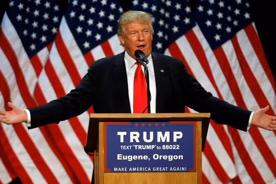 Tỷ phú Trump đã làm đảo lộn mọi dự đoán trong vòng bầu cử sơ bộ