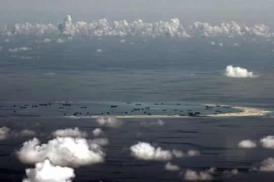 Đá Vành Khăn trong quần đảo Trường Sa của Việt Nam đang bị Trung Quốc chiếm đóng và xây dựng đảo phi pháp - Ảnh: Reuters