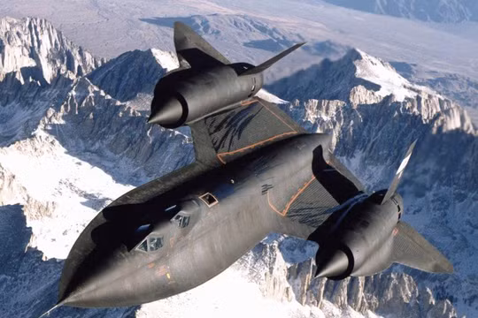 Máy bay trinh sát tầm xa SR-71 Blackbird của không quân Mỹ 