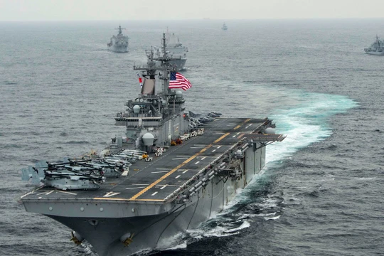Tàu đổ bộ tấn công cỡ lớn của Mỹ vừa có mặt tại Biển Đông