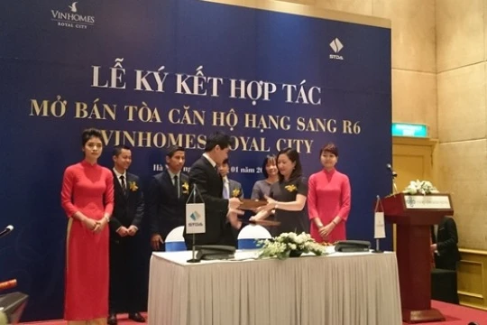 Lễ ký kết mở bán căn hộ R6 Royal City