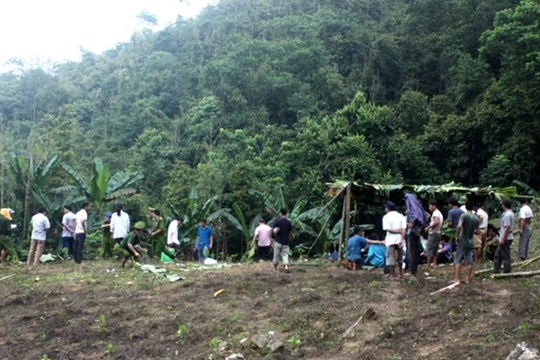 Hiện trường nơi xảy ra vụ án mạng giết chết 4 người trong một gia đình. (Ảnh: Zing)