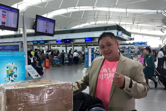 Hình ảnh Minh Béo tại sân bay hôm 18.3, trước khi lên đường lưu diễn tại Mỹ - Ảnh: Facebook nhân vật