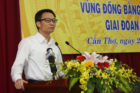 Phó Thủ tướng Vũ Đức Đam dự và chỉ đạo Hội nghị. Ảnh: VGP/Đình Nam 